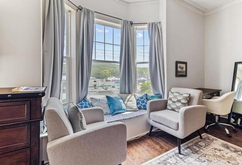 Пансион Mckay Manor On Duckworth