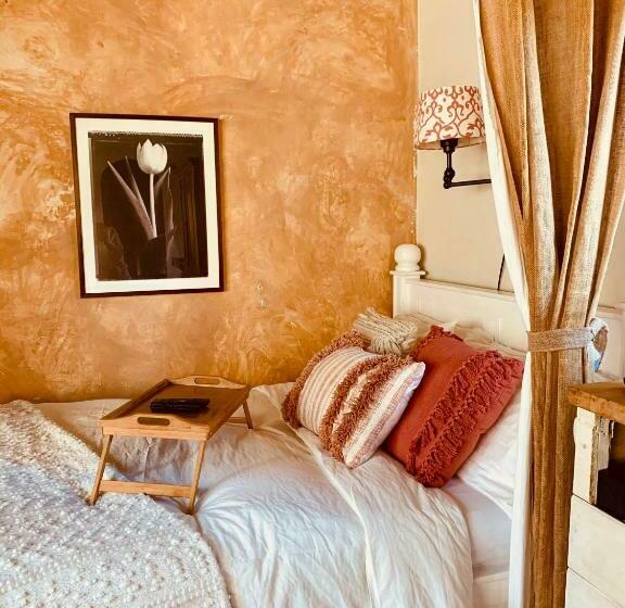 بنسيون Under The Tuscan Sun Cottage In West Los Angeles