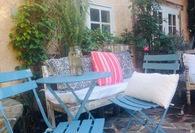 بنسيون Under The Tuscan Sun Cottage In West Los Angeles