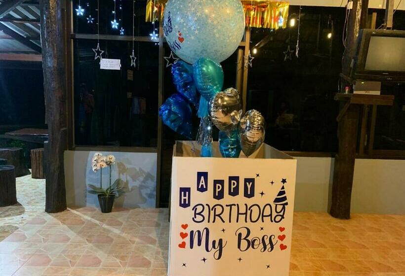 Курорт Baan Maikhiangphu Wang Nam Khiao