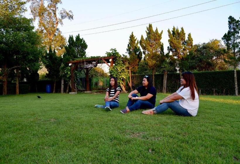 Курорт Baan Maikhiangphu Wang Nam Khiao