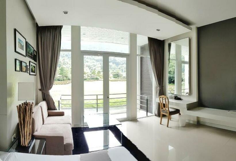 リゾートホテル The Midst@ Royal Hills Nakornayok