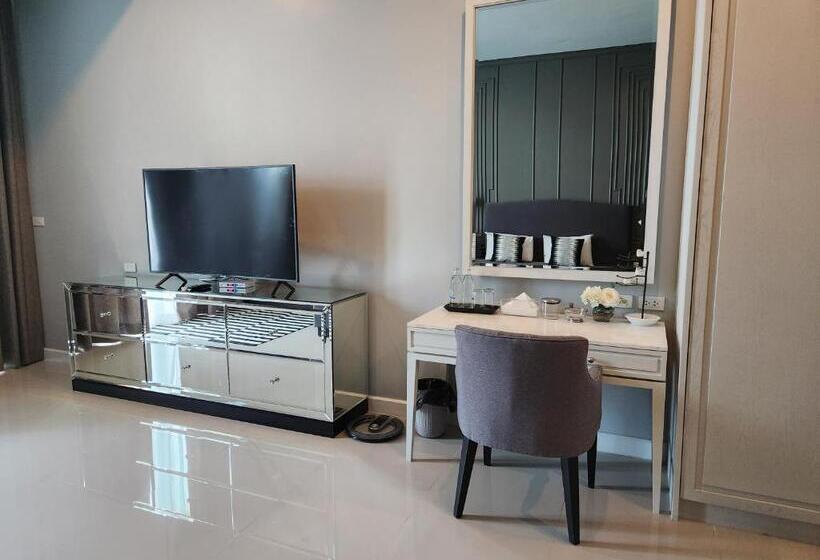 リゾートホテル The Midst@ Royal Hills Nakornayok