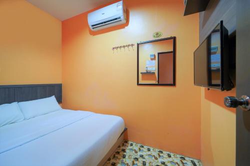 Spot On 89974 D Amigos Motel