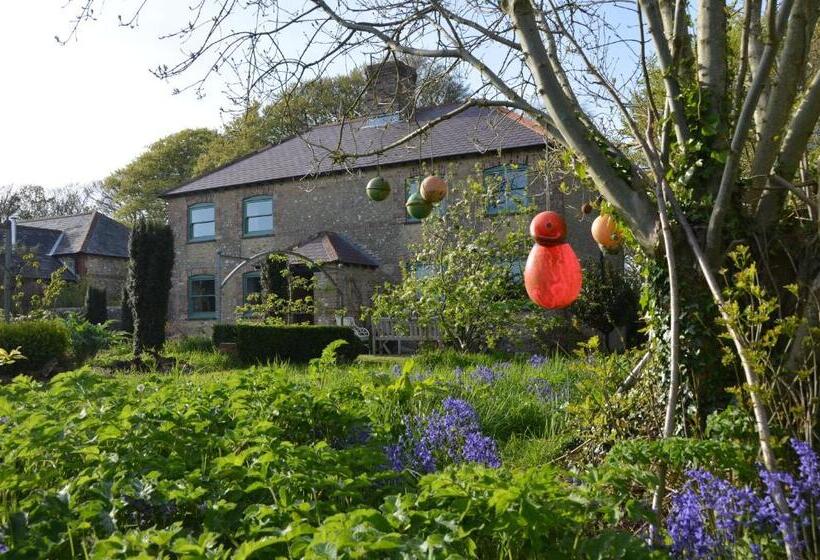 Top Parts Bed & Breakfast