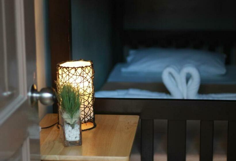 هاستل Parmview Inn