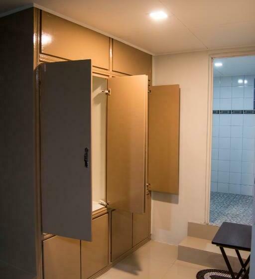 هاستل Parmview Inn