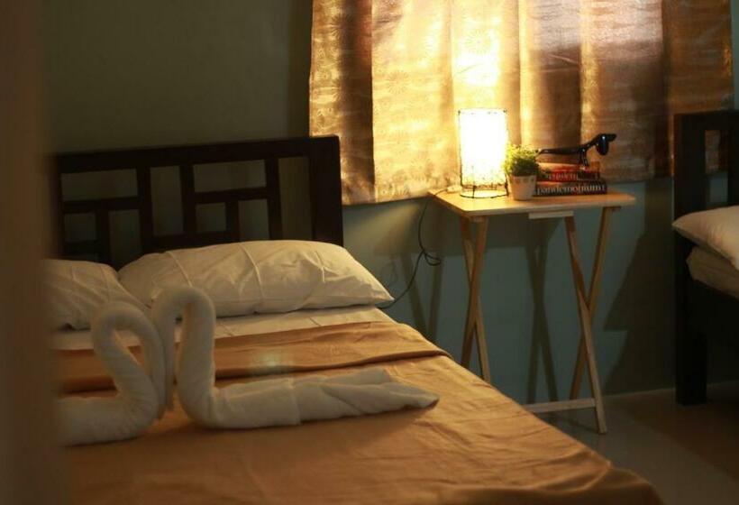 هاستل Parmview Inn