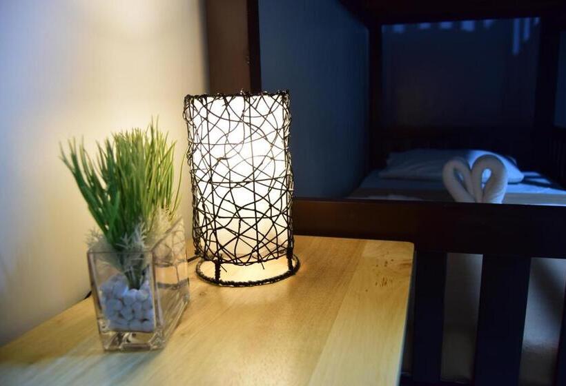 هاستل Parmview Inn