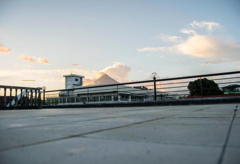 هاستل Parmview Inn