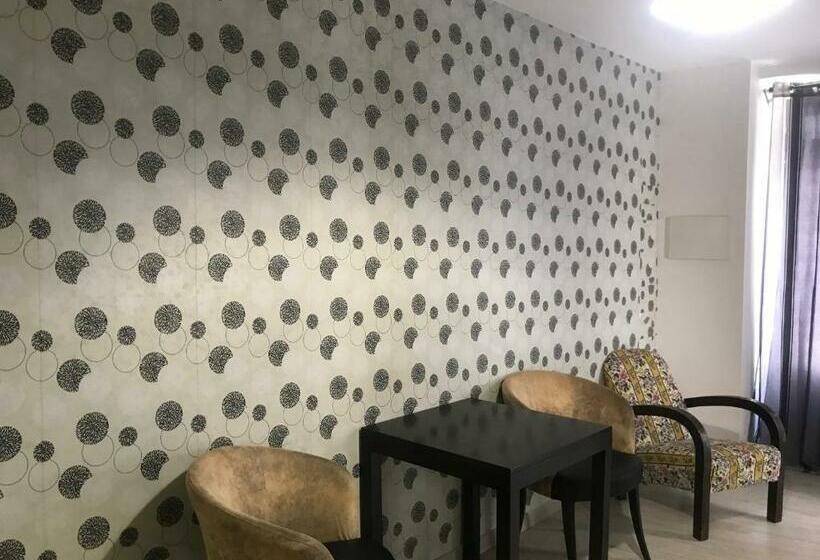 فندق صغير Wood Steel & Glass