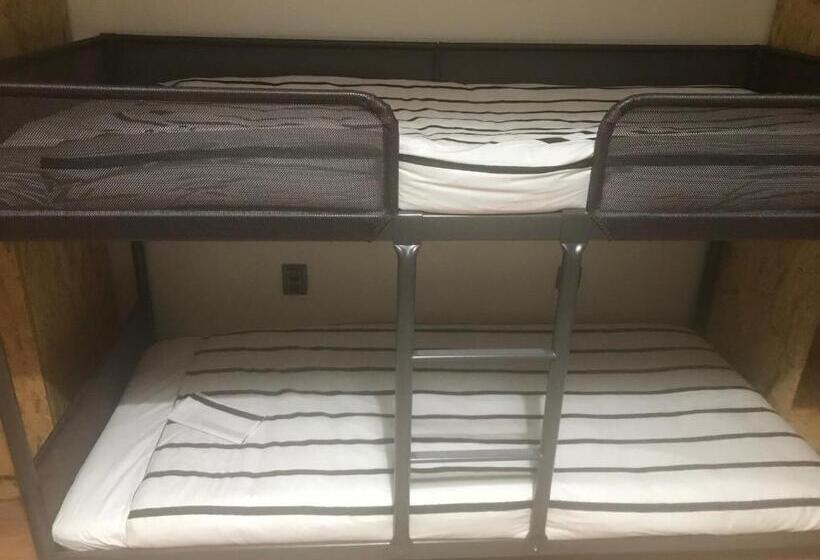 فندق صغير Wood Steel & Glass