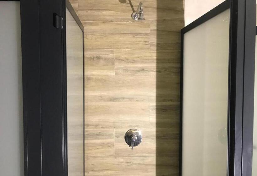 فندق صغير Wood Steel & Glass