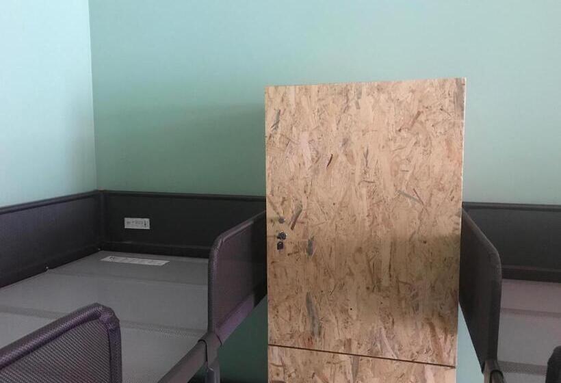 فندق صغير Wood Steel & Glass