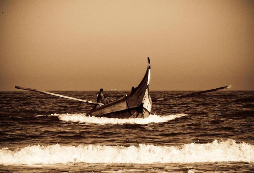 فندق صغير Wood Steel & Glass