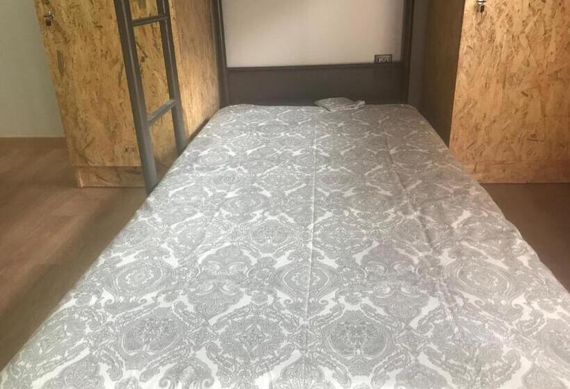 فندق صغير Wood Steel & Glass