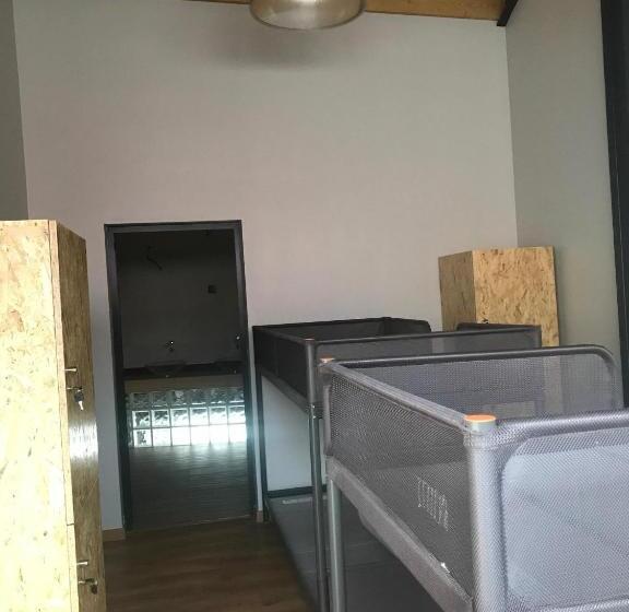 فندق صغير Wood Steel & Glass