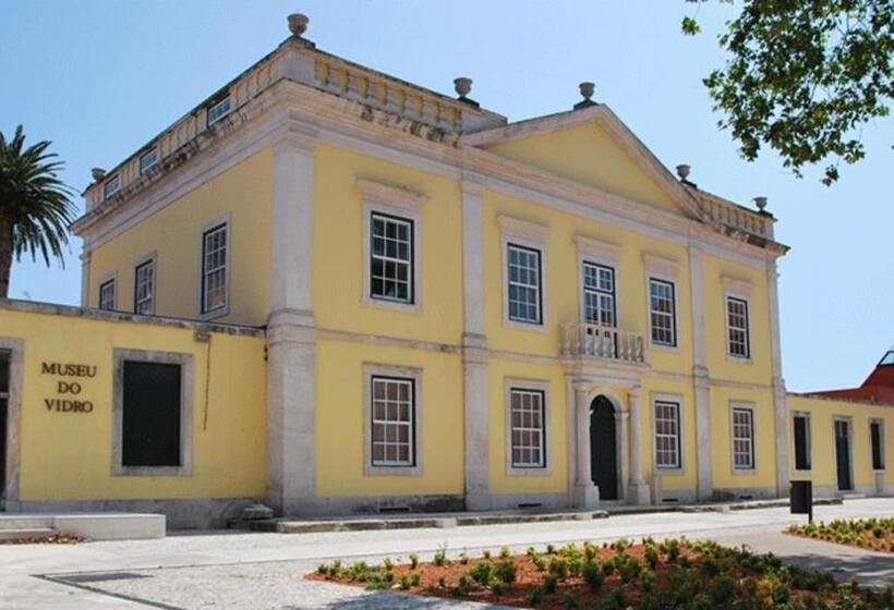 فندق صغير Wood Steel & Glass