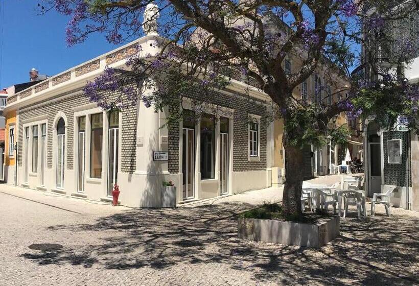 فندق صغير Wood Steel & Glass