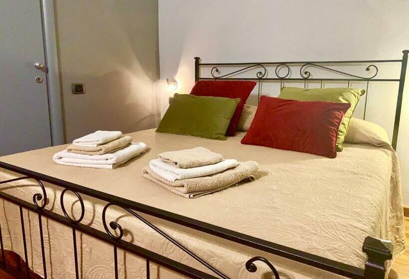 مبيت وإفطار Alex Room Airport