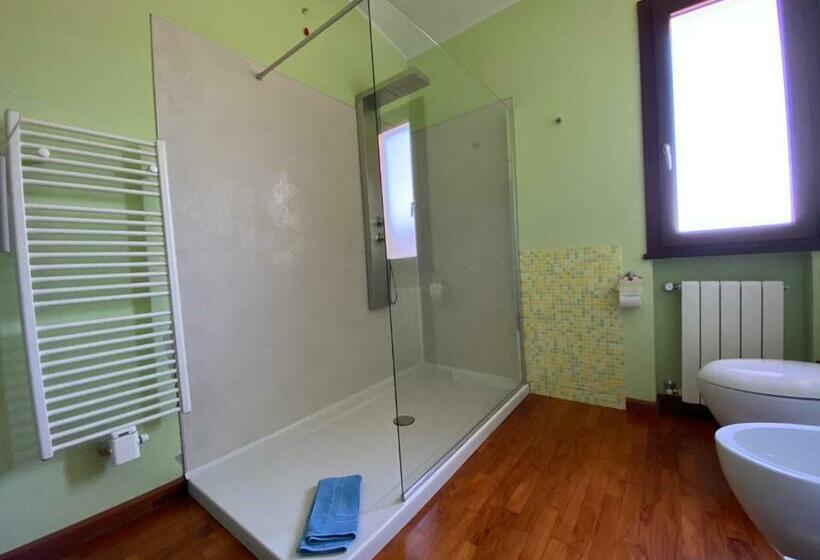 مبيت وإفطار Alex Room Airport