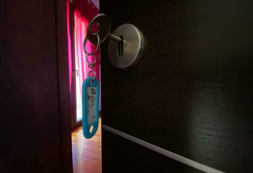 مبيت وإفطار Alex Room Airport