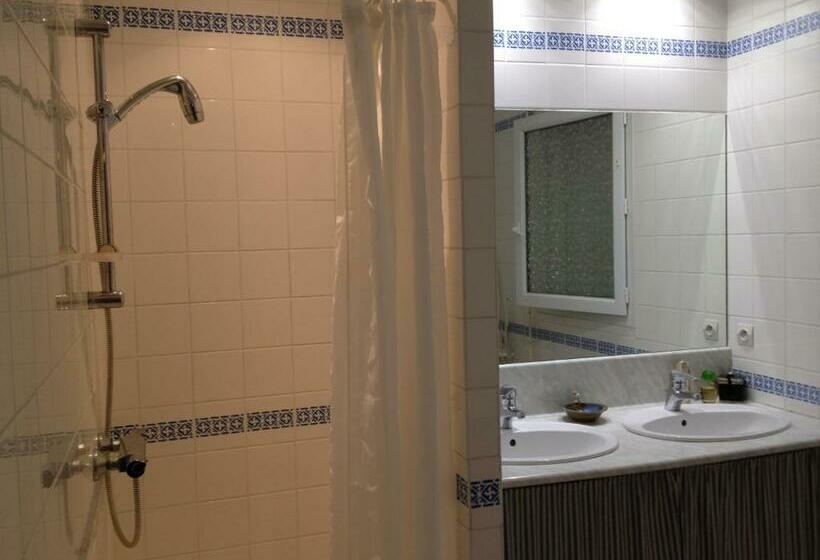 مبيت وإفطار Aux Perderies