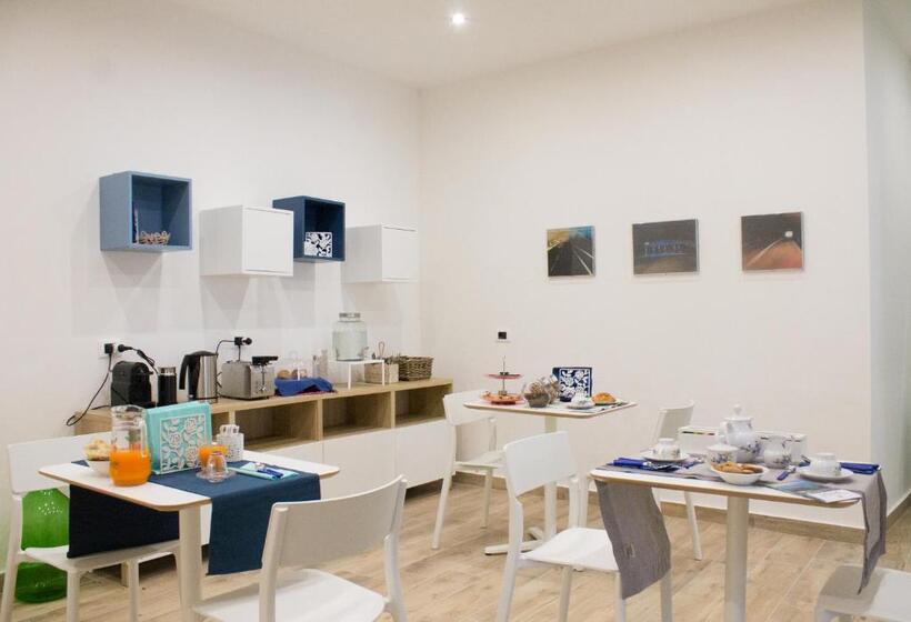 تختخواب و صبحانه Fanà