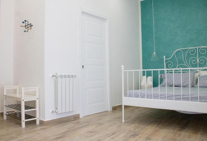 تختخواب و صبحانه Fanà