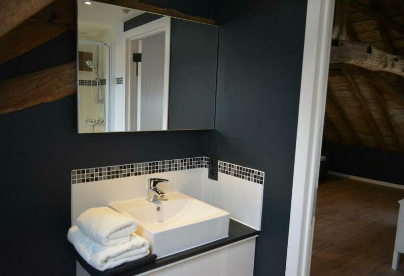 Bed and Breakfast La Ferme Remue