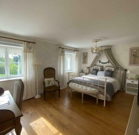 민박 La Grange D Hélène