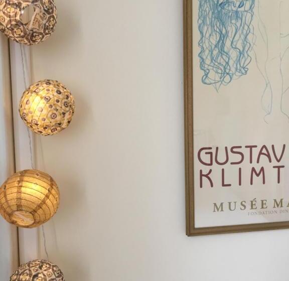 민박 Les Camélias