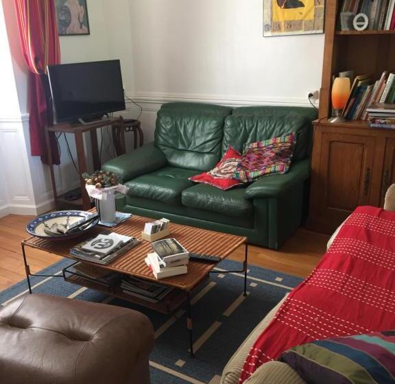 민박 Les Camélias