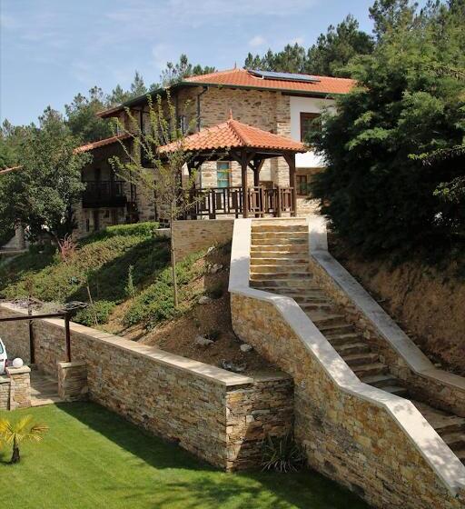 مبيت وإفطار O Casario