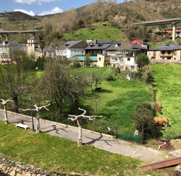 住宿加早餐  Pensión Fernández