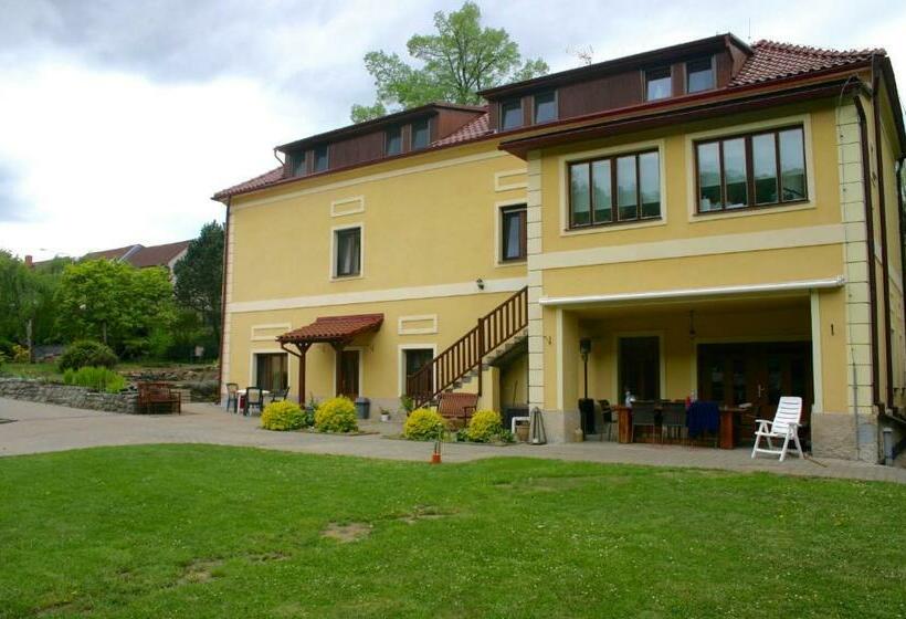 Bed and Breakfast Penzion Art Kutna Hora