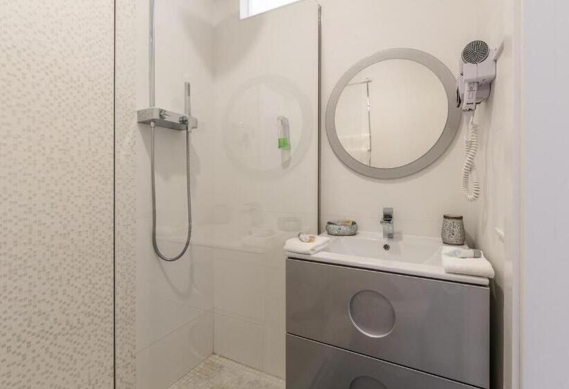 تختخواب و صبحانه Suites @ Portarade