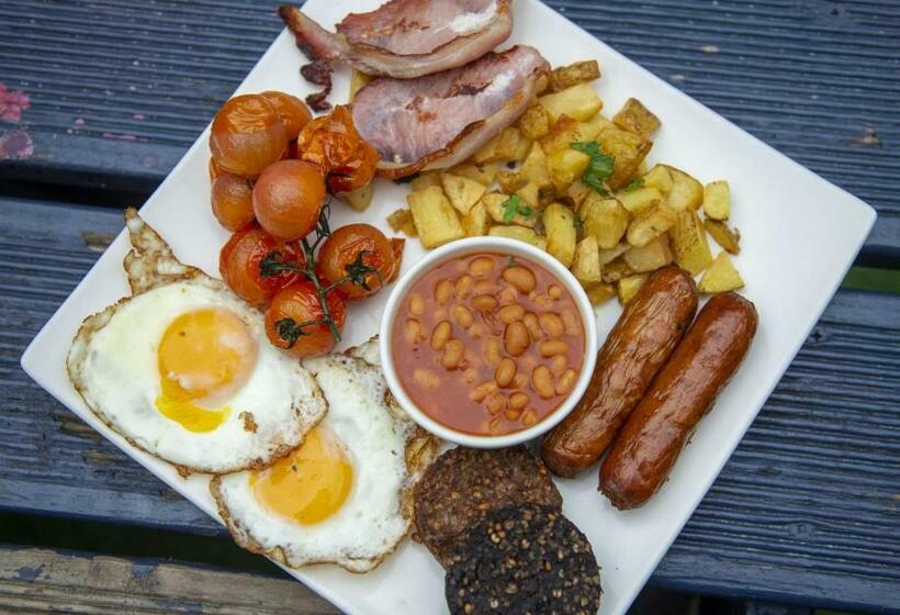 مبيت وإفطار The Bailey Bar & Lounge