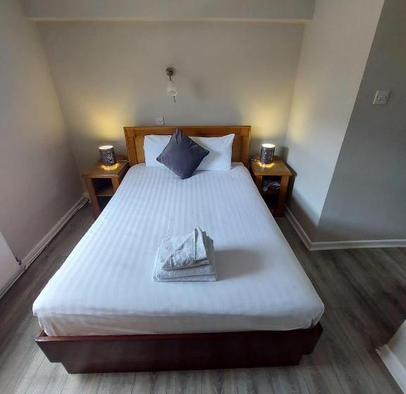 مبيت وإفطار The Bailey Bar & Lounge