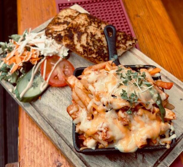 مبيت وإفطار The Bailey Bar & Lounge