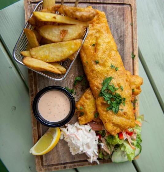 مبيت وإفطار The Bailey Bar & Lounge