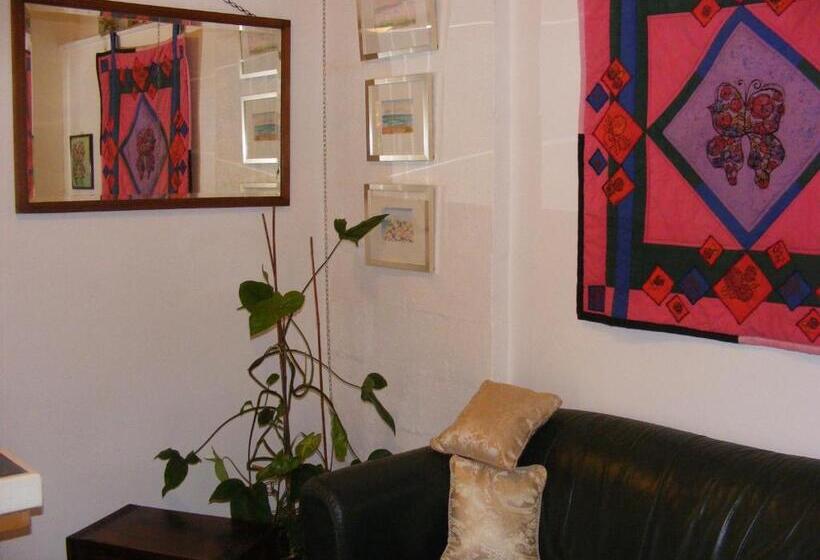 住宿加早餐  Trevalia Accommodation