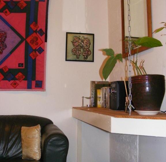 住宿加早餐  Trevalia Accommodation