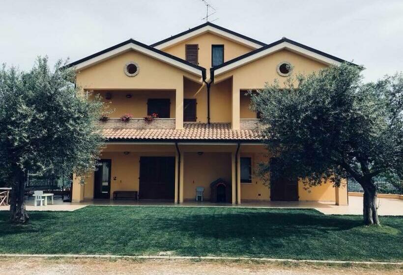 مبيت وإفطار Villa Lò