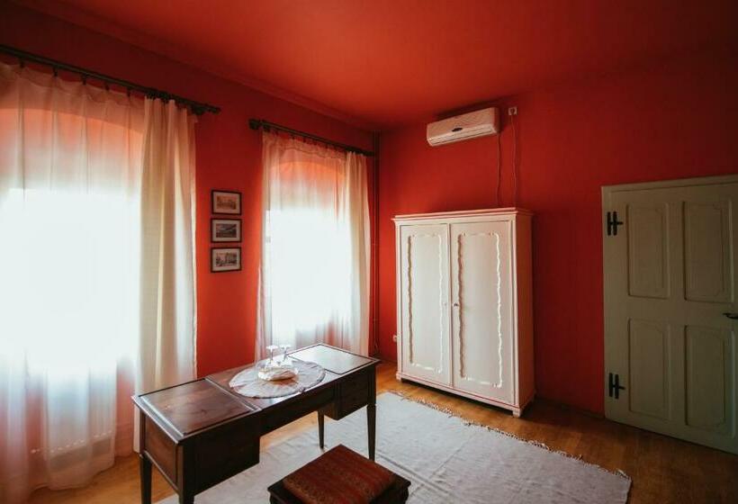 Bed and Breakfast Vörös Guest House