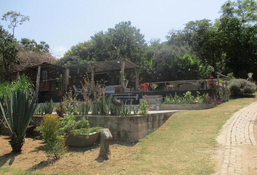 בית מלון כפרי Leopard Tree Retreat