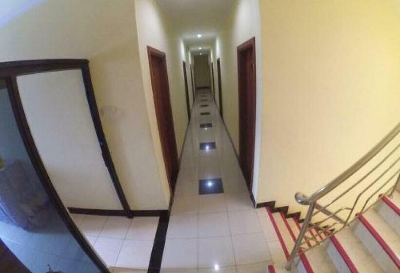 Отель Mario Parepare