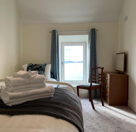 فندق Old Irish Farmhouse