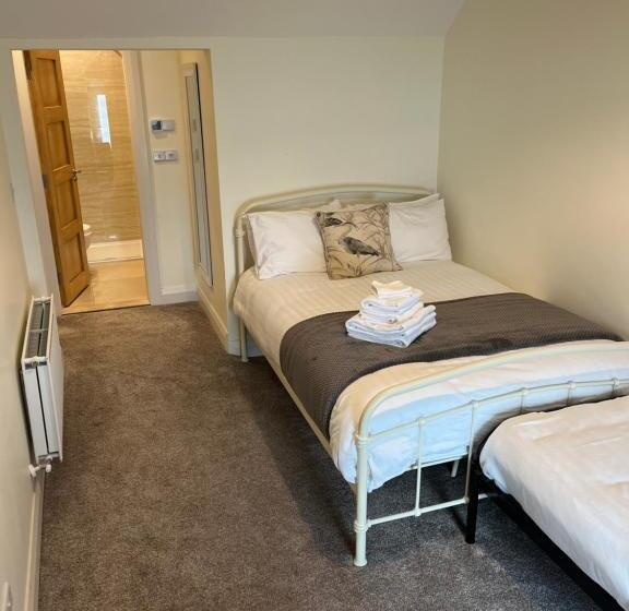 فندق Old Irish Farmhouse