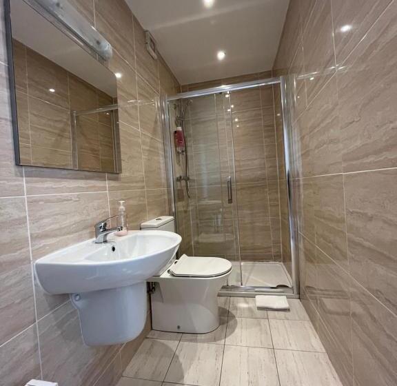 فندق Old Irish Farmhouse